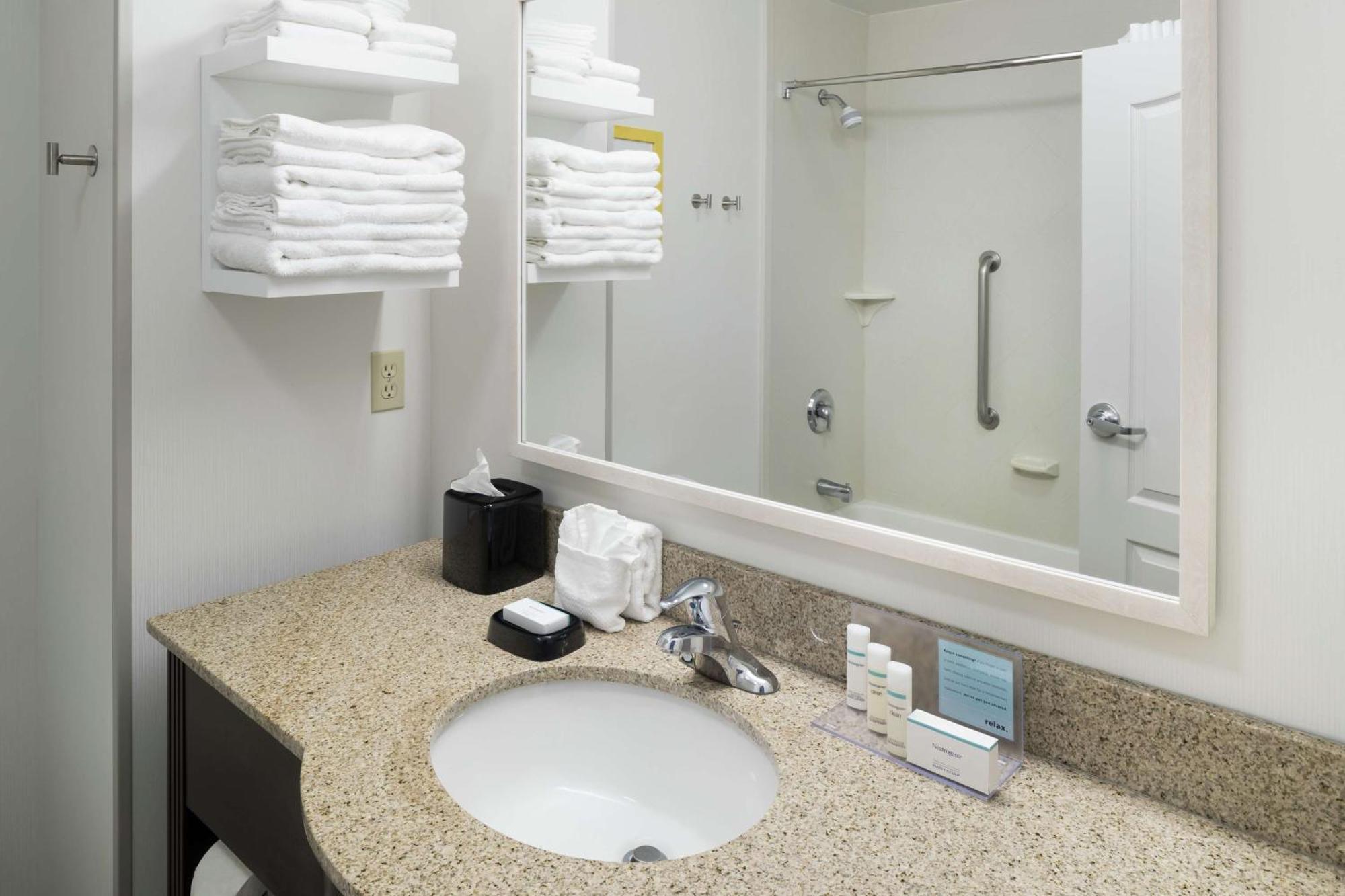 Hampton Inn & Suites Rochester-North Esterno foto