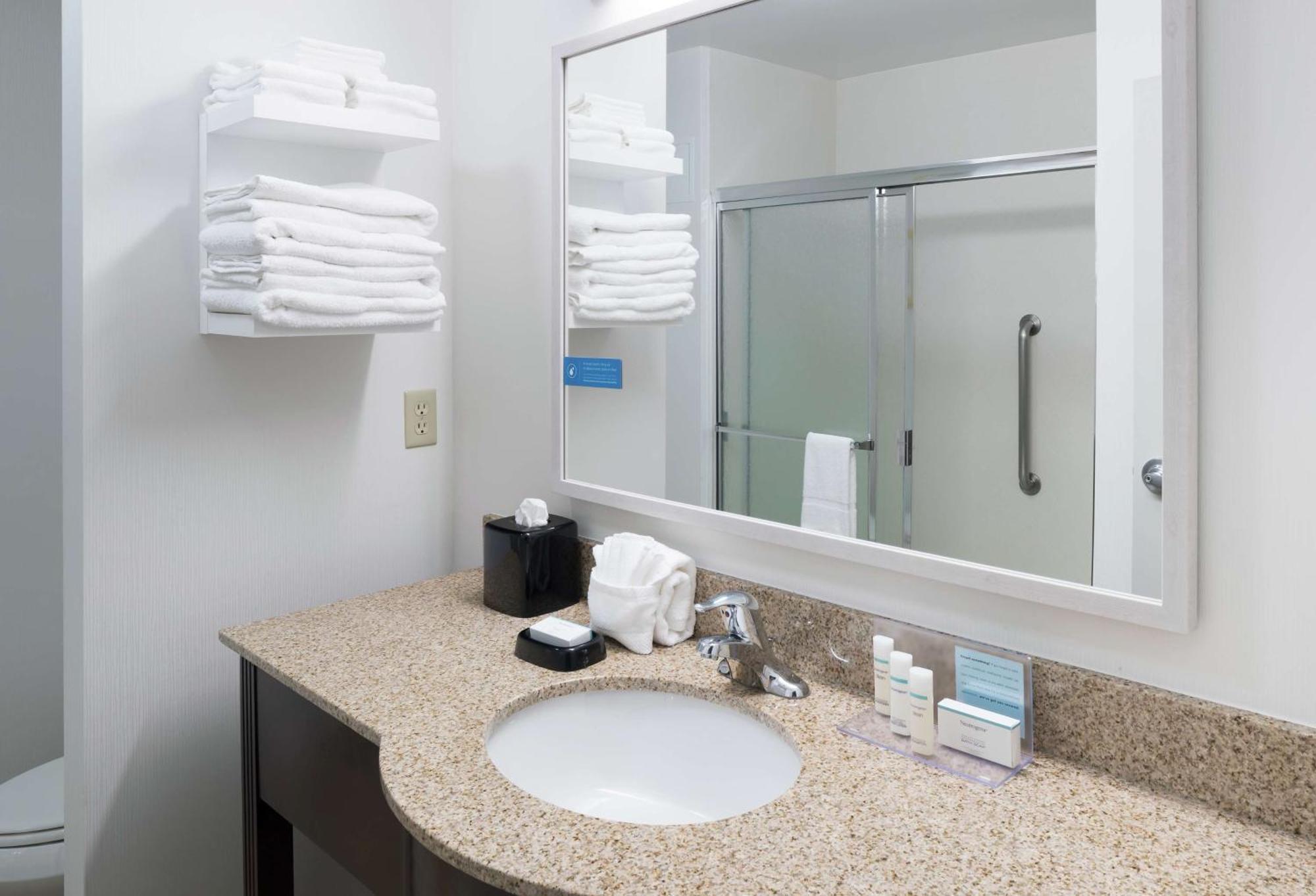 Hampton Inn & Suites Rochester-North Esterno foto